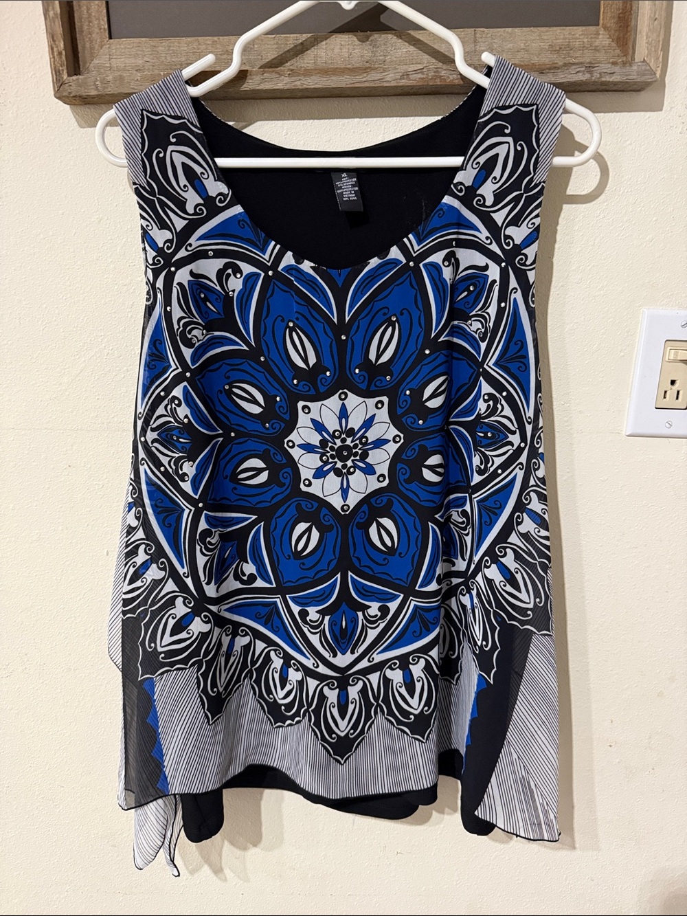 Alfani Blue Black White Medallion Print Sleeveless Blouse